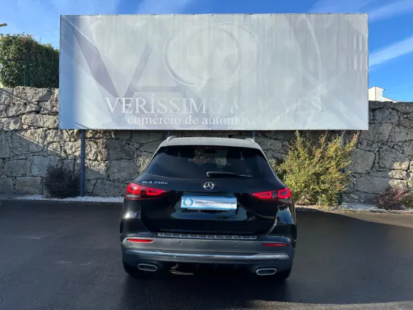 Mercedes-Benz GLA 250 e 8G-DCT AMG Line 11