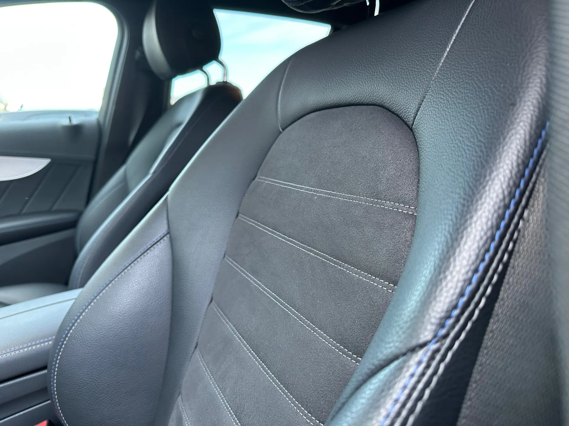 Mercedes-Benz C 300 de AMG Line 33
