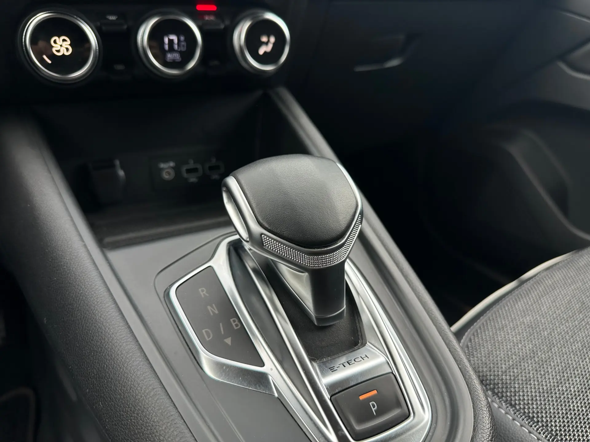 Renault Captur 1.6 E-Tech Plug-In Intens 18