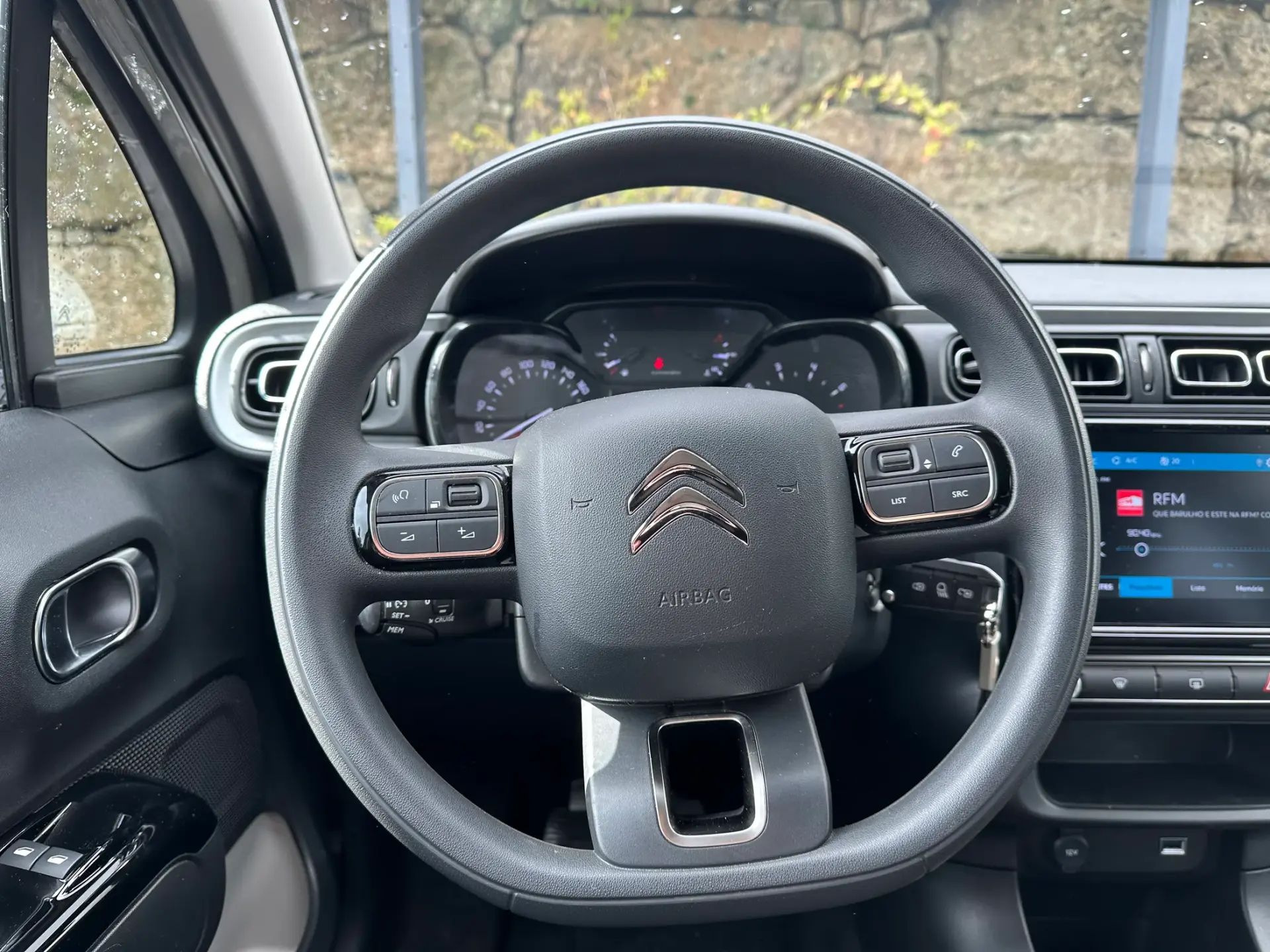 Citroen C3 1.2 PureTech Shine 16