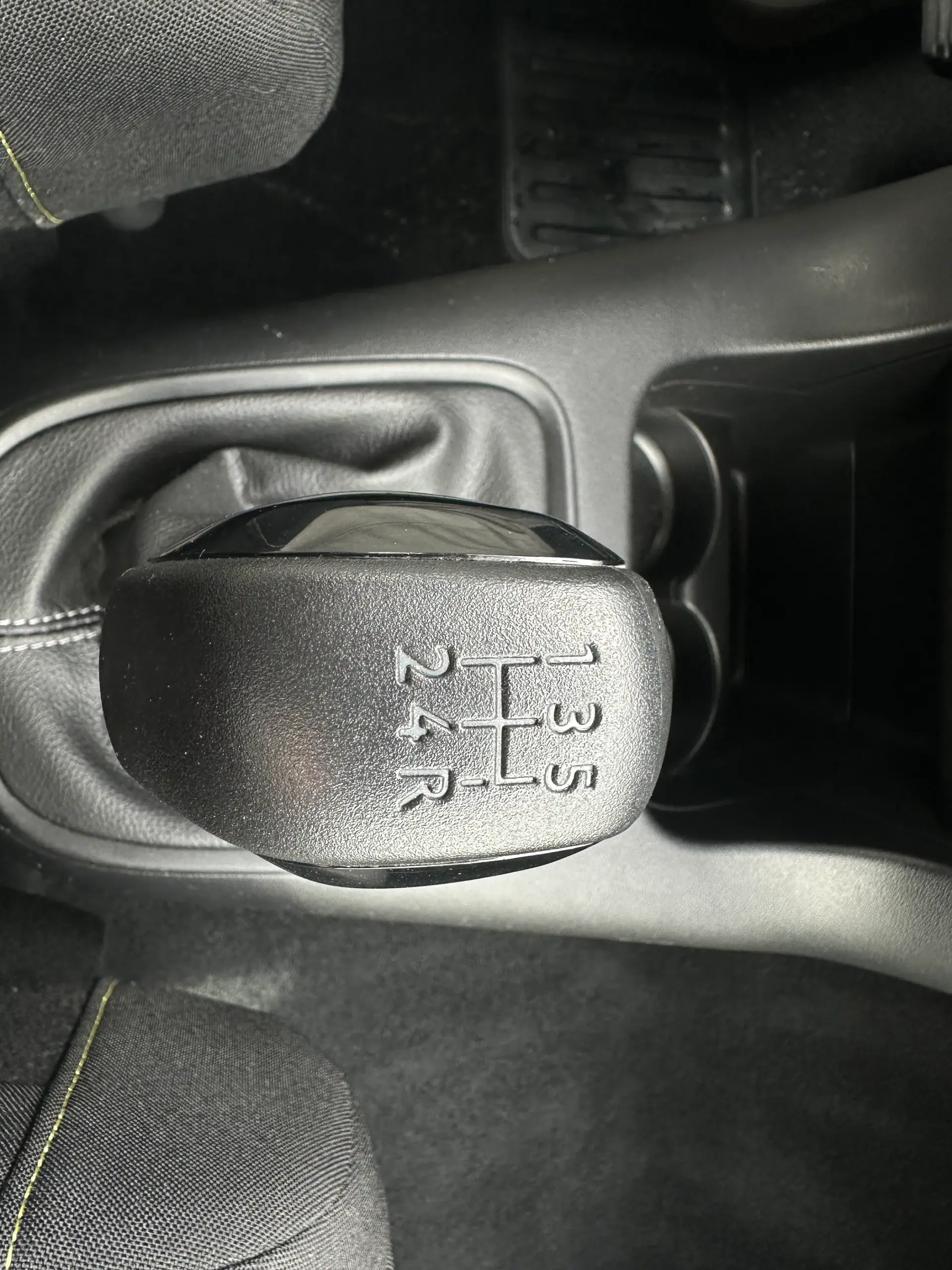 Citroen C3 1.2 PureTech Shine 22
