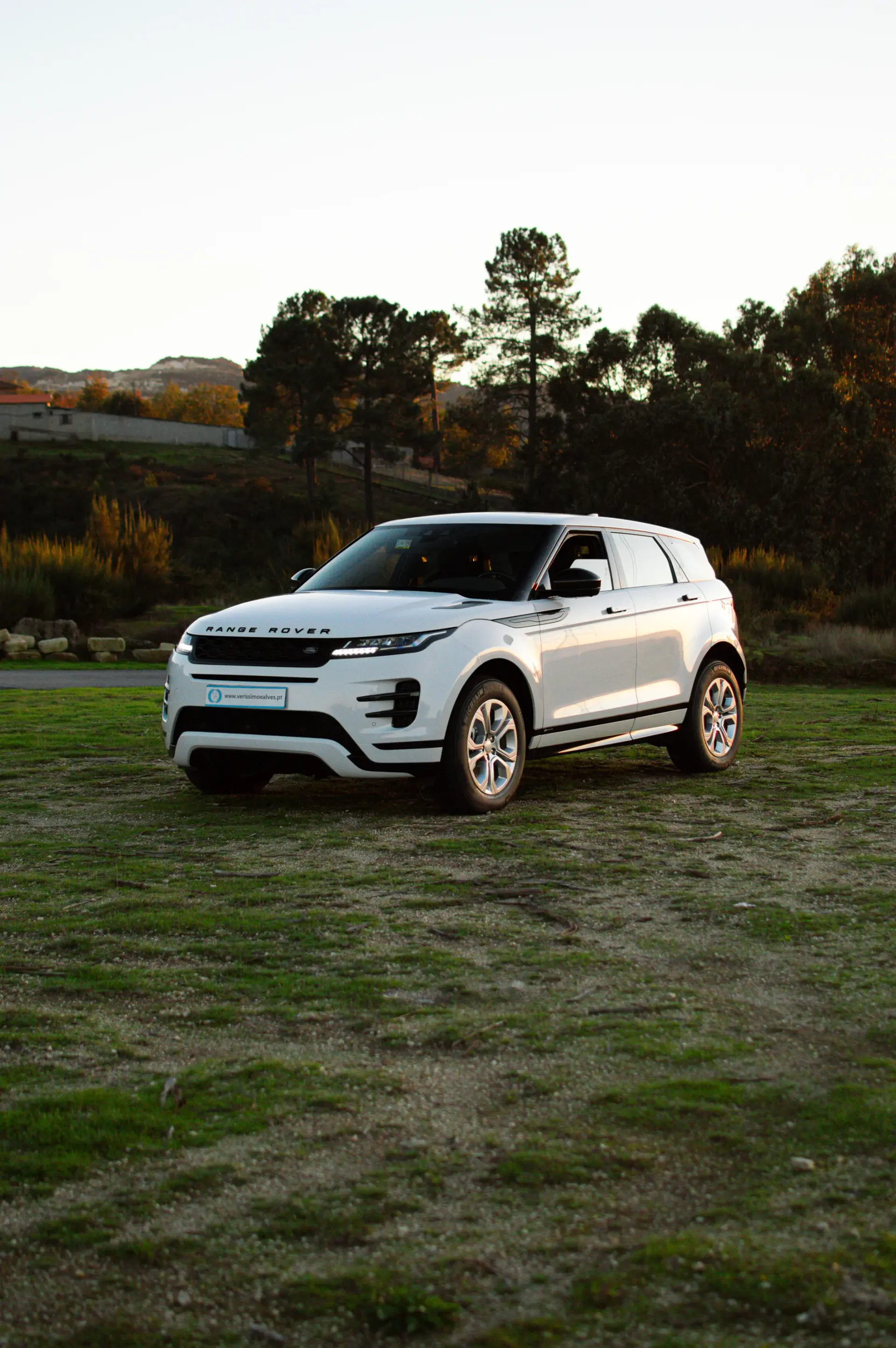 Land Rover Range Rover Evoque 2.0 D150 AWD R-Dynamic Auto 2