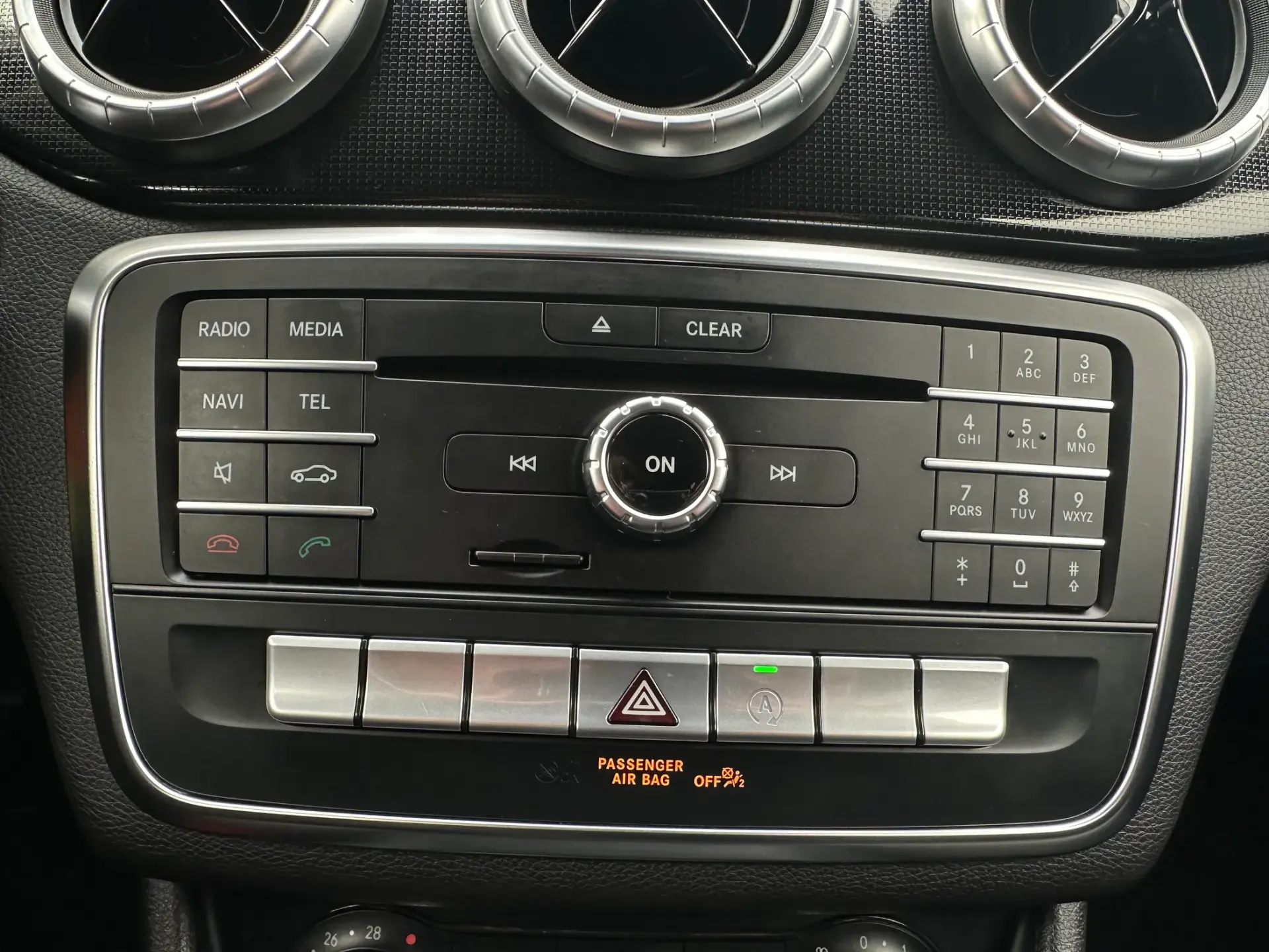 Mercedes-Benz CLA 180 d Urban 24