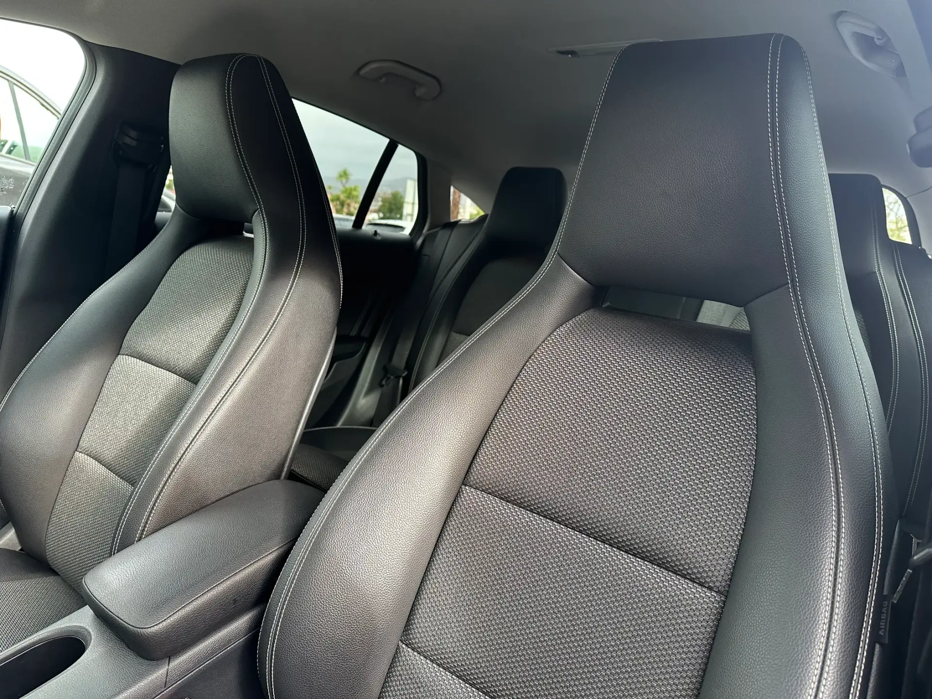 Mercedes-Benz CLA 180 d Urban 27