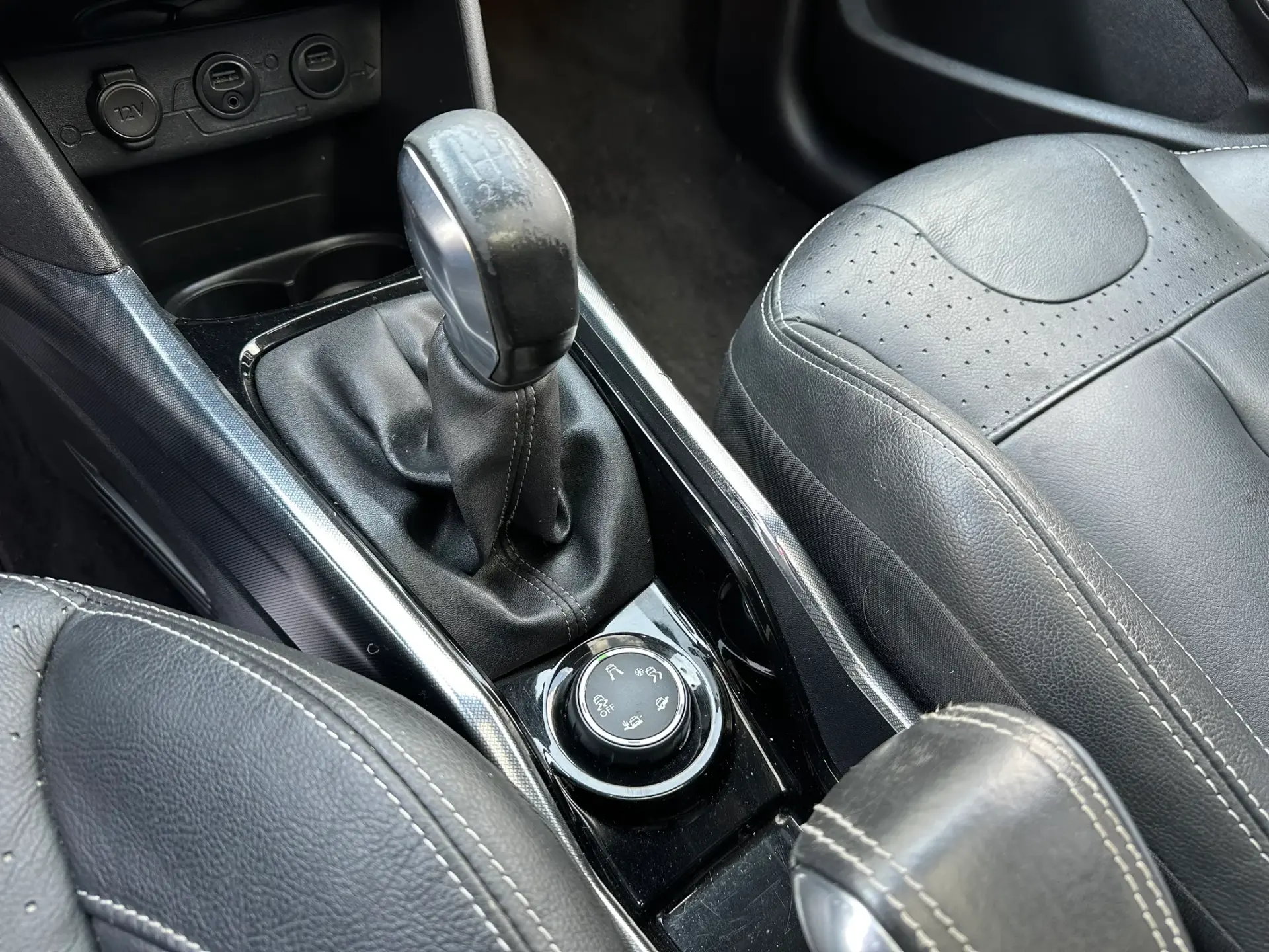Peugeot 2008 1.6 e-HDi Allure 23