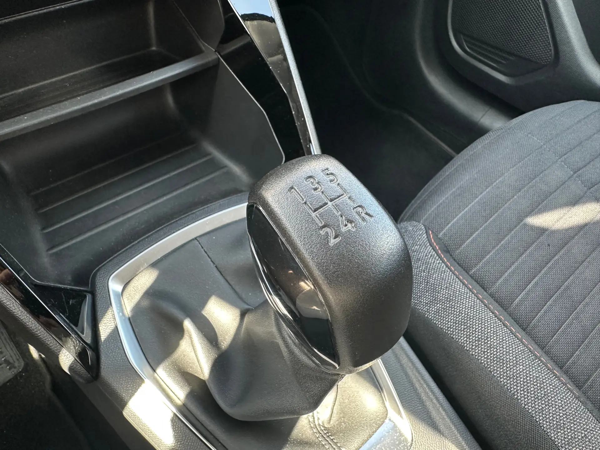 Peugeot 208 1.2 PureTech Active 26