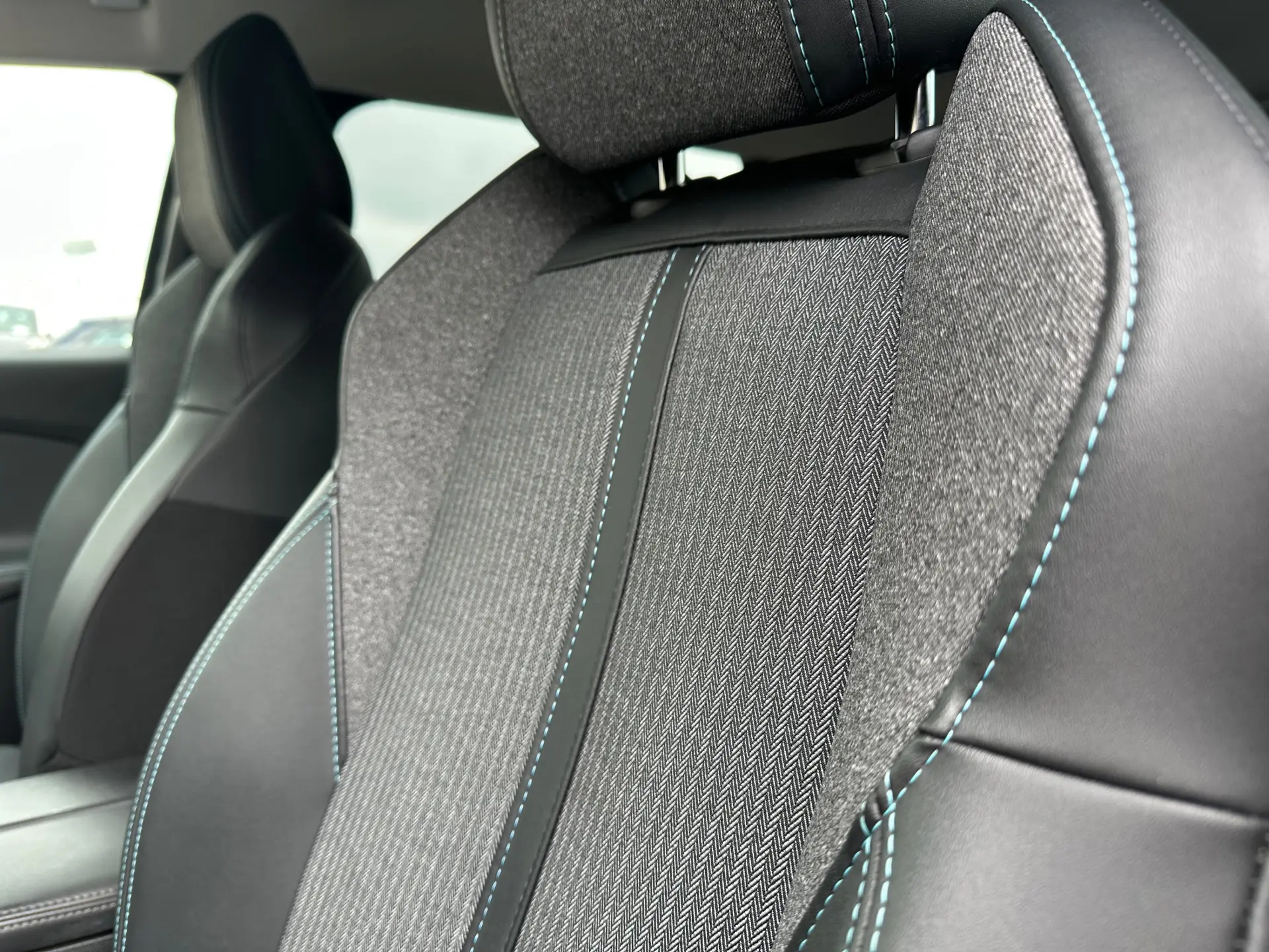 Peugeot 5008 1.5 BlueHDi Allure EAT8 27