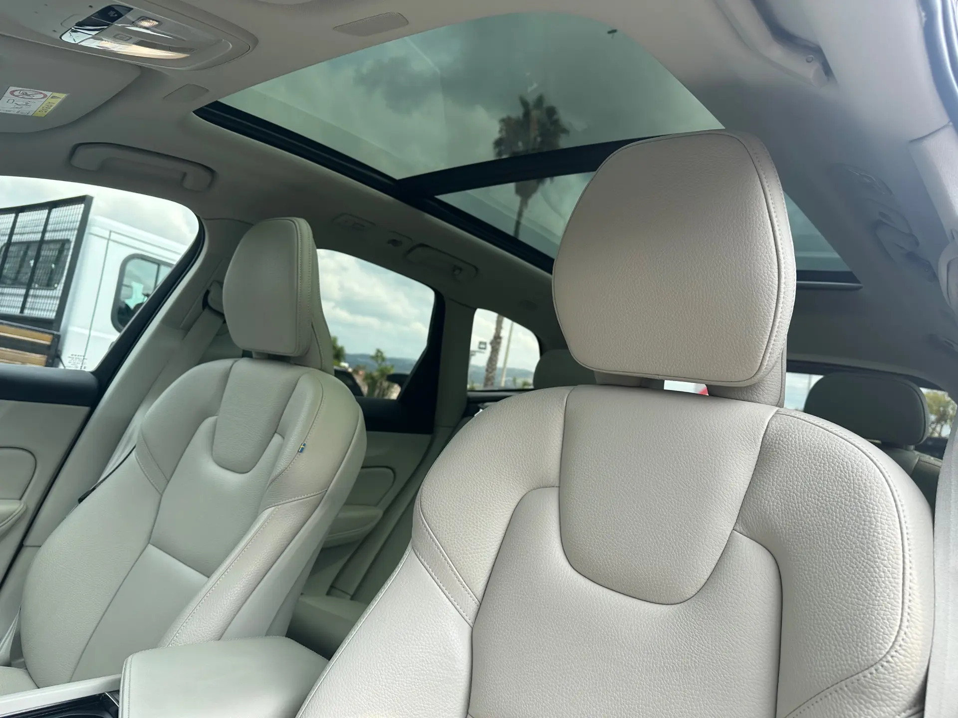 Volvo XC 60 2.0 T6 PHEV R-Design AWD 30