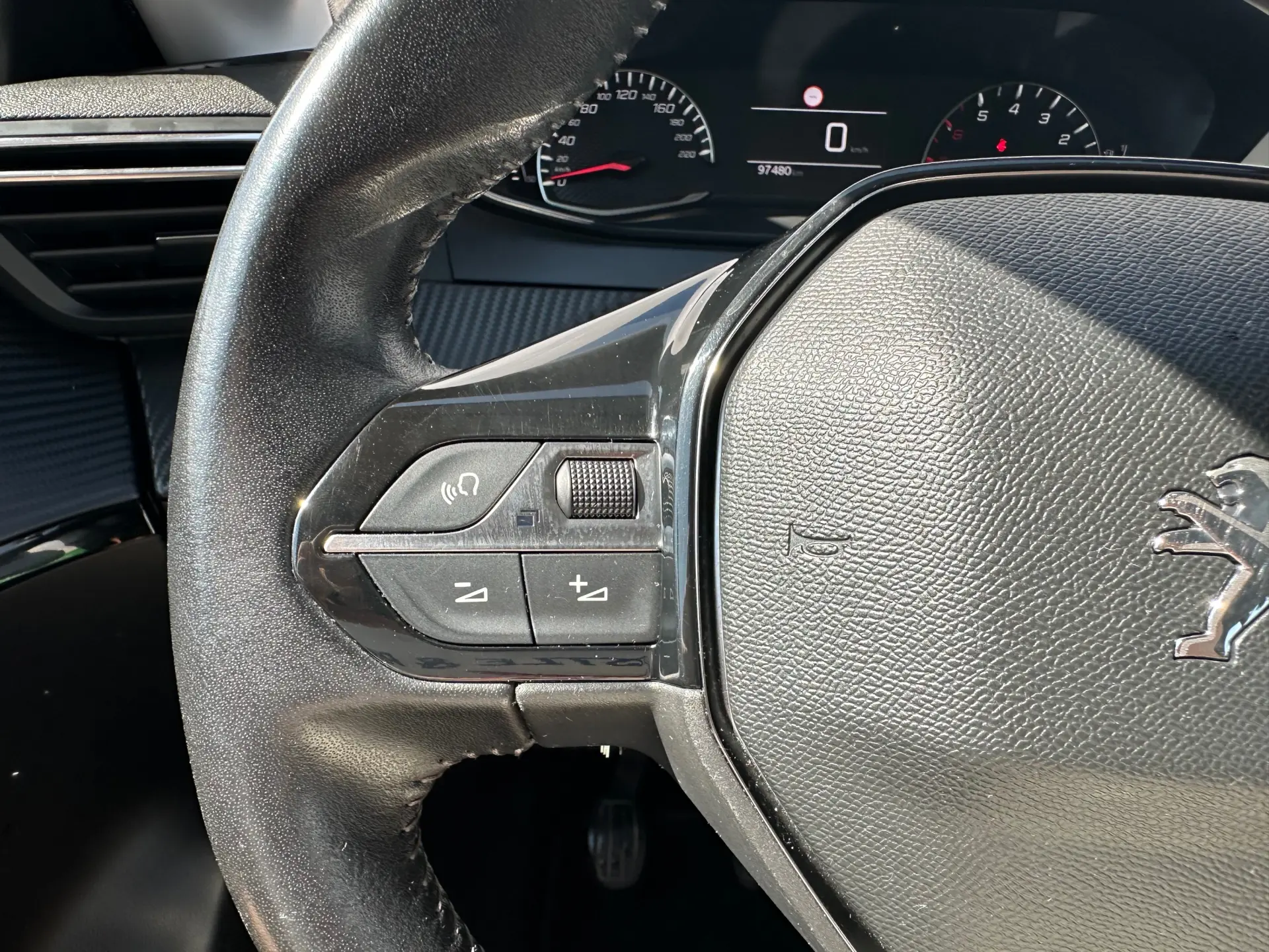 Peugeot 208 1.2 PureTech Active 21