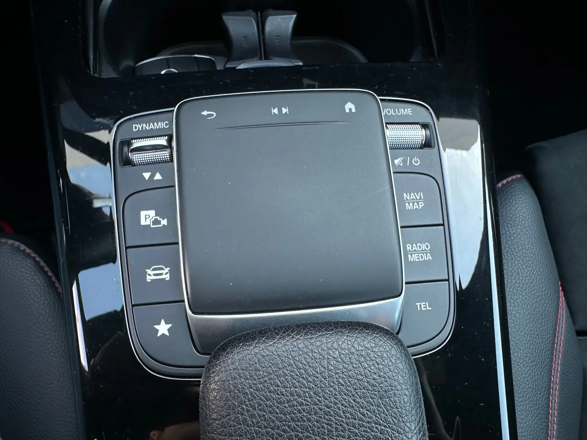 Mercedes-Benz A 180 Limousine d AMG Line Aut. 24