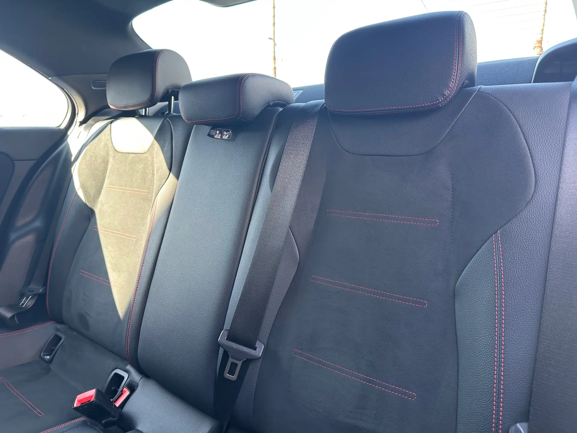 Mercedes-Benz A 180 Limousine d AMG Line Aut. 28