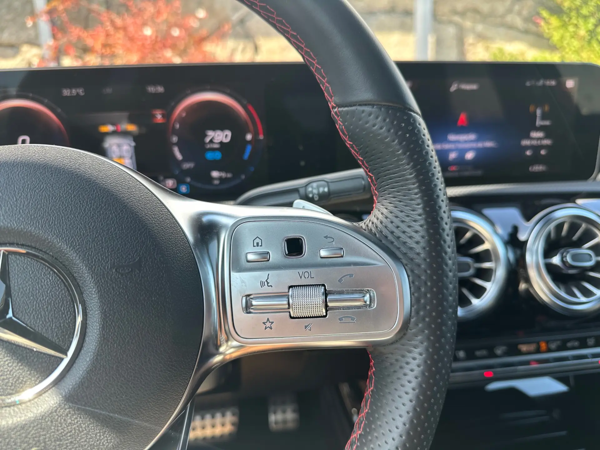 Mercedes-Benz A 250 e 8G-DCT AMG Line Advanced Plus 20