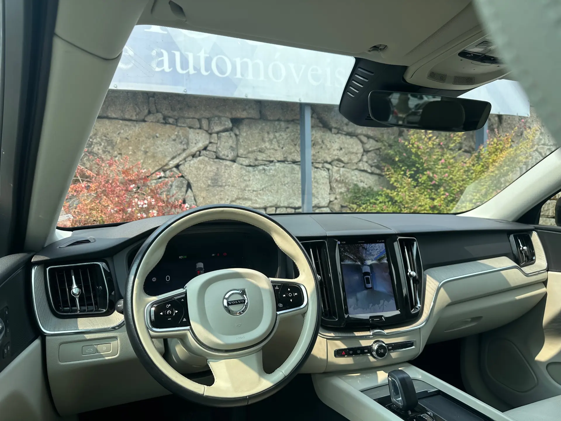 Volvo XC 60 2.0 T6 PHEV R-Design AWD 3