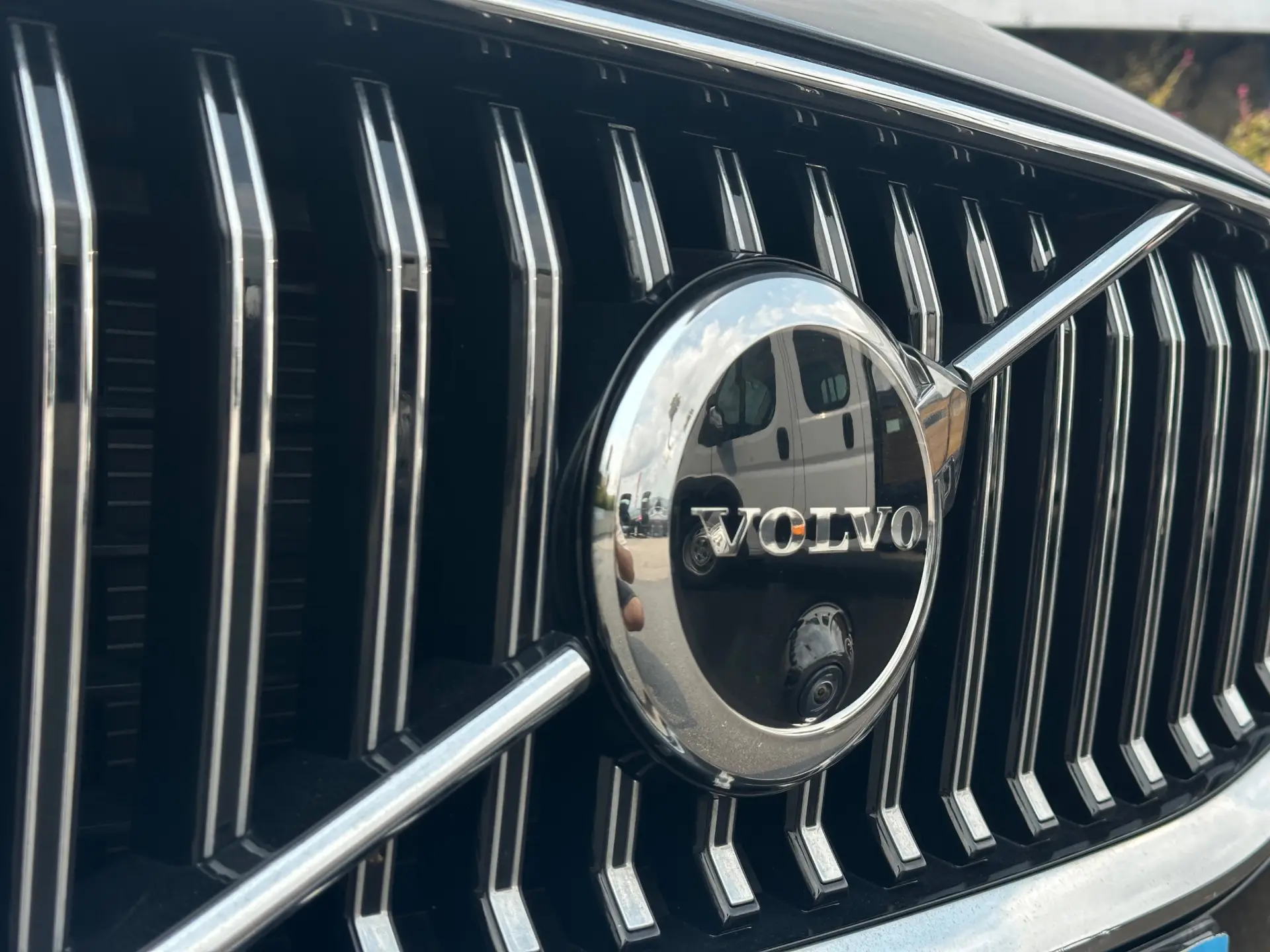 Volvo XC 60 2.0 T6 PHEV R-Design AWD 4