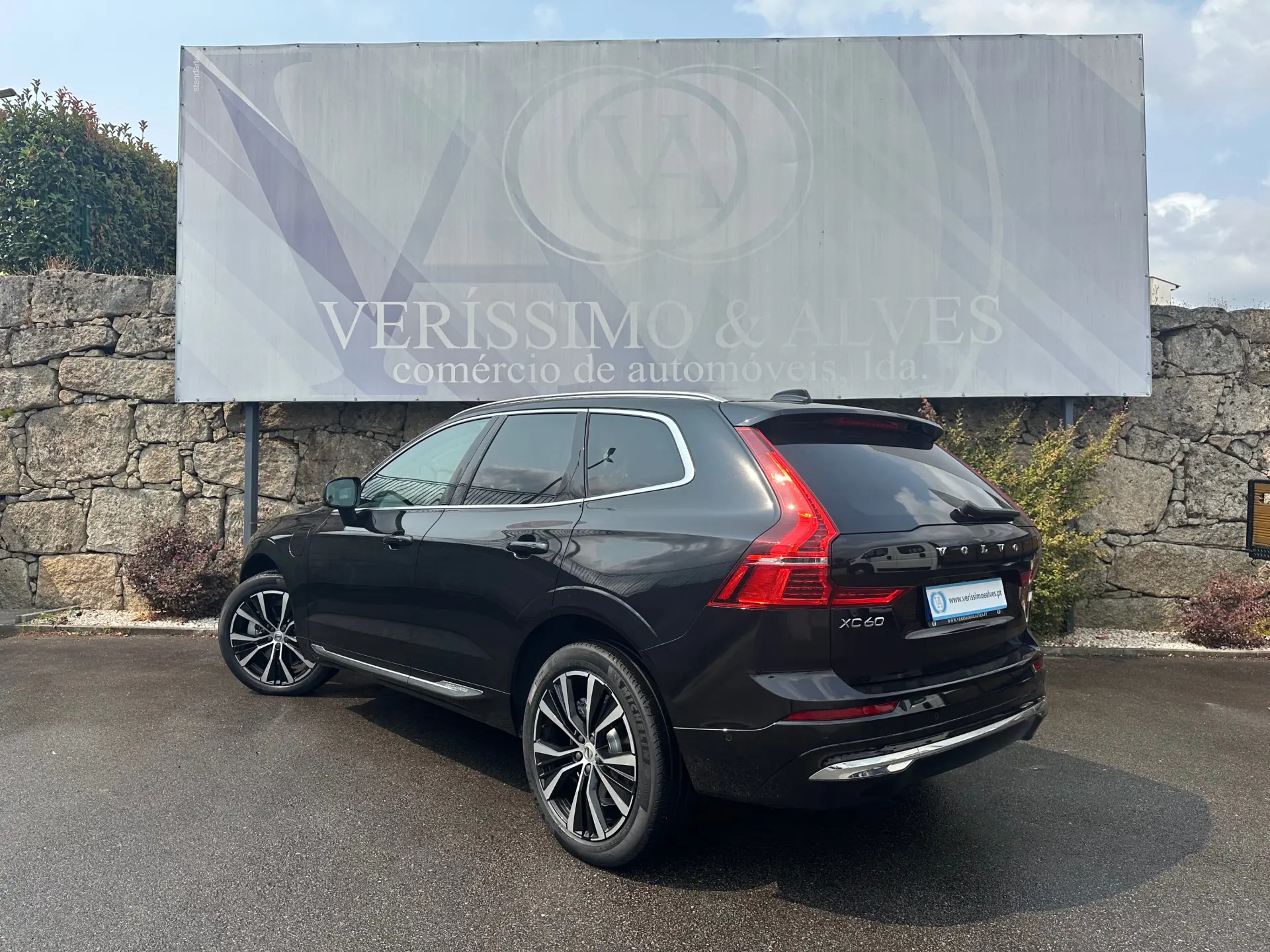 Volvo XC 60 2.0 T6 PHEV R-Design AWD 12