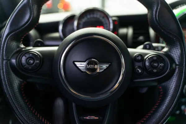 MINI 3 Portas John Cooper Works Plus Auto Desportiva 25