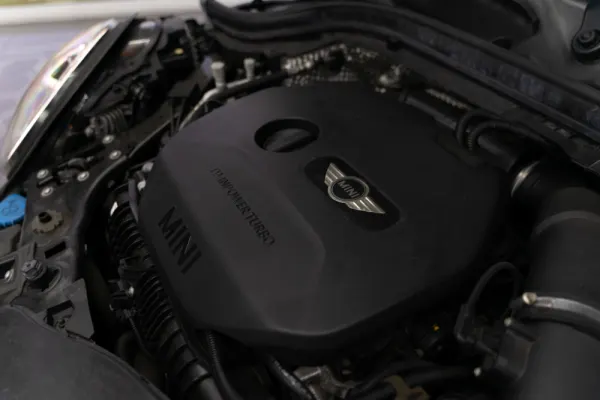 MINI 3 Portas John Cooper Works Plus Auto Desportiva 42