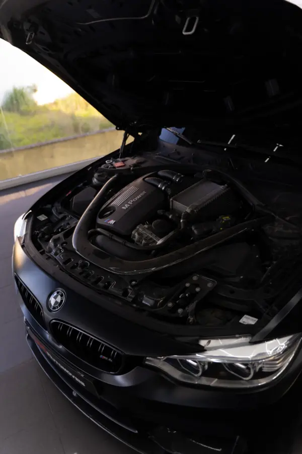 BMW M4 Outro 23