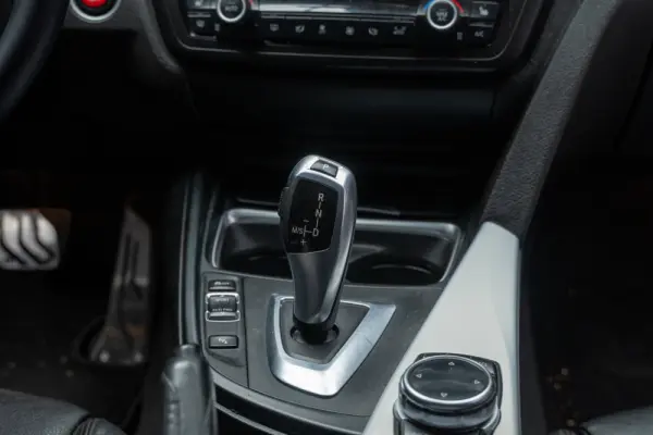 BMW 320 d Sport-Aut. 19