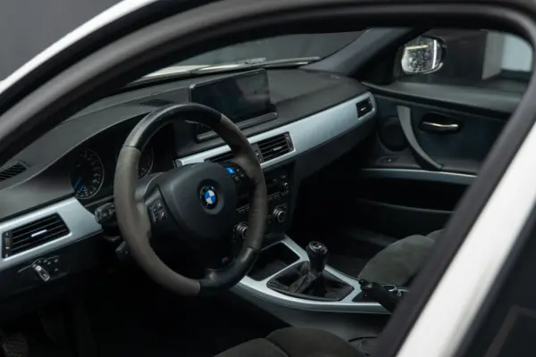 BMW 318 d Pack M 14
