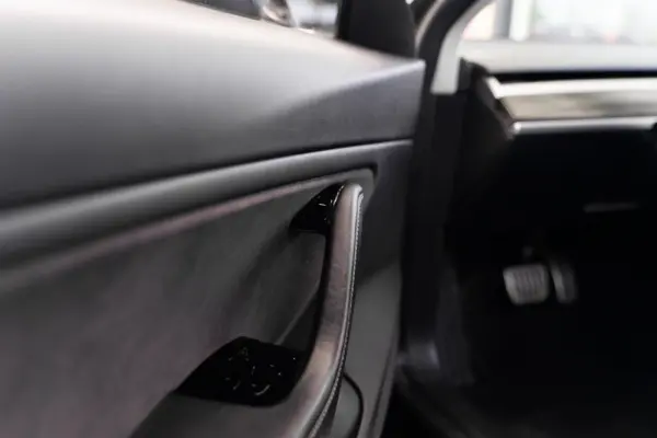 Tesla Model 3 Long Range AWD Dual Motor Performance 30