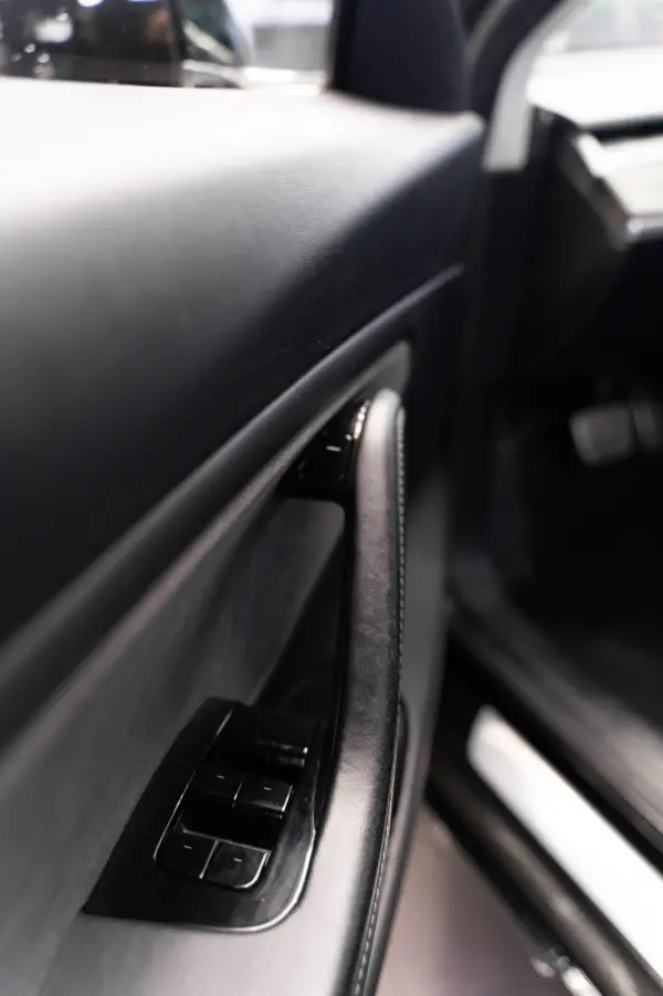 Tesla Model 3 Long Range AWD Dual Motor Performance 29