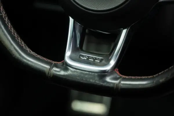 Volkswagen Golf 2.0 TSi GTI DSG 19