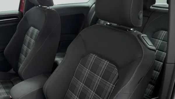 Volkswagen Golf 2.0 TDi GTD 34