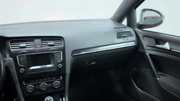 Volkswagen Golf 2.0 TDi GTD 27