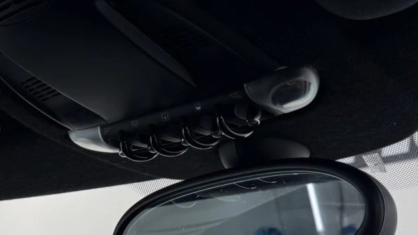 MINI 3 Portas ONE 19