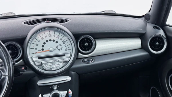 MINI 3 Portas ONE 25