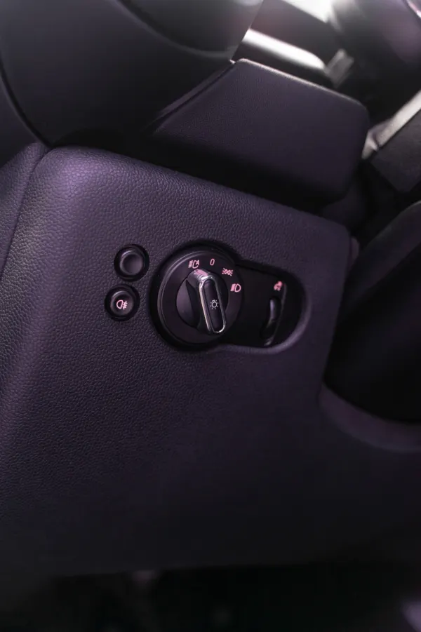 MINI 3 Portas John Cooper Works Plus Auto Desportiva 17