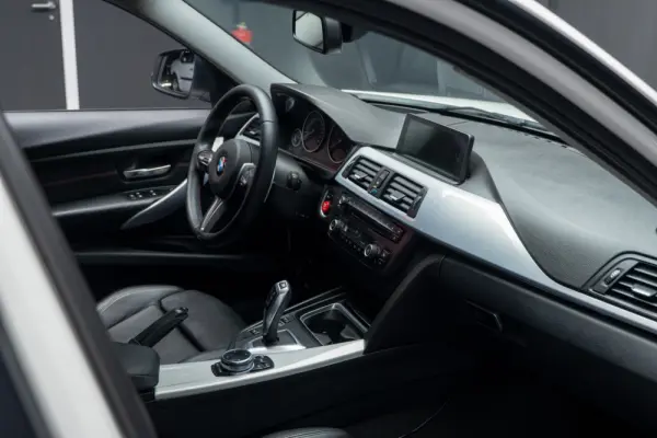 BMW 320 d Sport-Aut. 16
