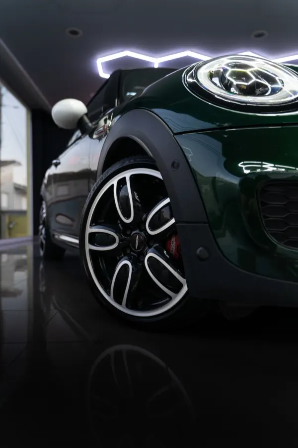 MINI 3 Portas John Cooper Works Plus Auto Desportiva 36