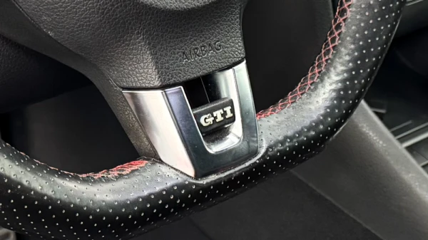 Volkswagen Golf 2.0 TSi GTI DSG 23