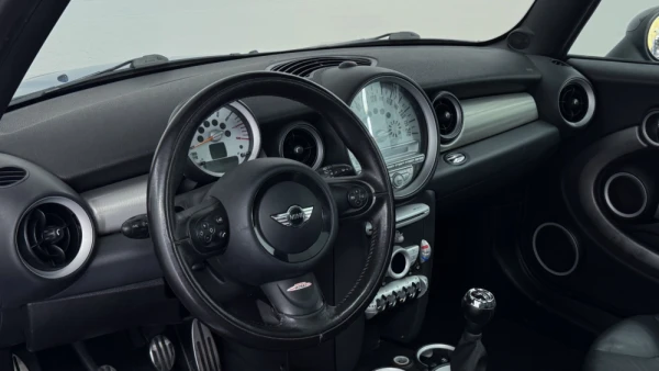 MINI 3 Portas ONE 20