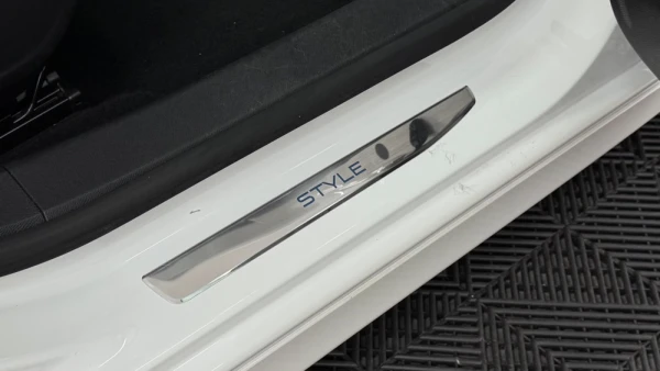 Peugeot 308 1.2 PureTech Style 15
