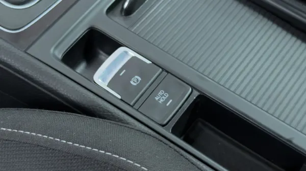 Volkswagen Golf 2.0 TDi GTD 22