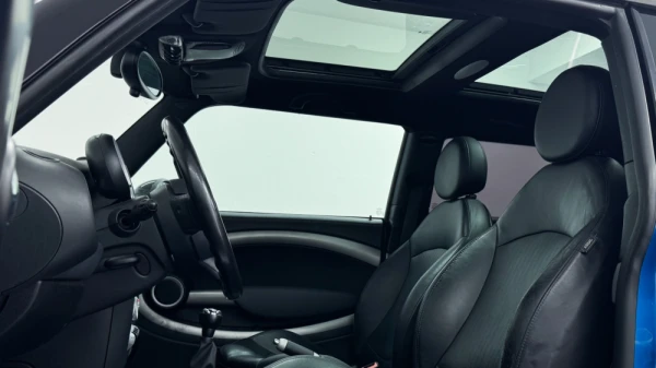 MINI 3 Portas ONE 26