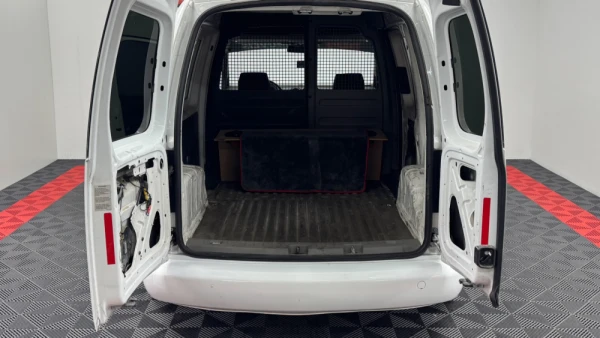 Volkswagen Caddy 1.6 TDi Blue.Confortline 19