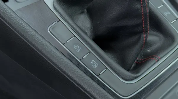 Volkswagen Golf 2.0 TDi GTD 21