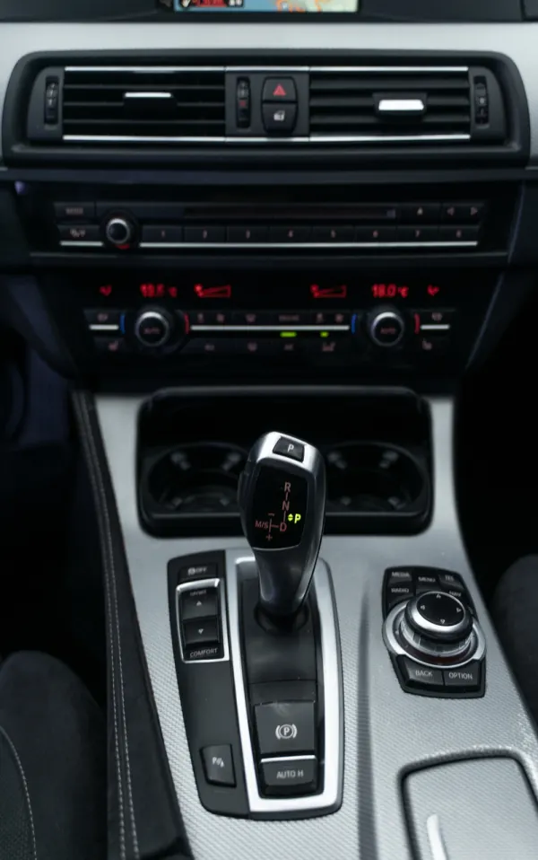 BMW 525 d Pack M Auto 11