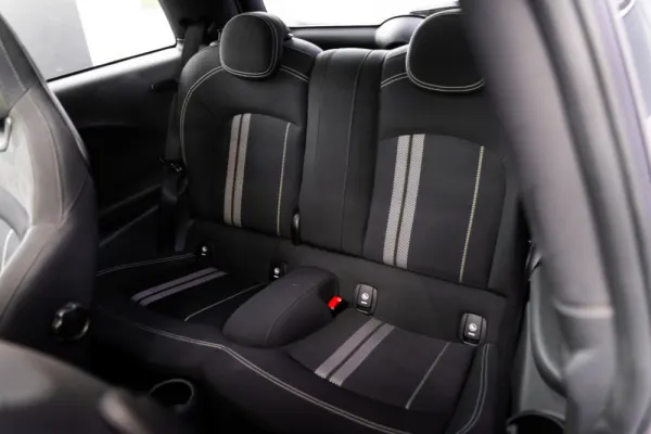 MINI 3 Portas John Cooper Works Plus Auto Desportiva 23