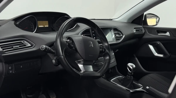 Peugeot 308 1.2 PureTech Style 16