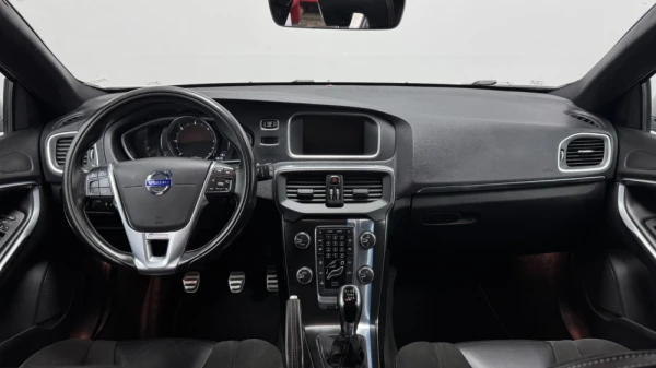 Volvo V40 1.6 D2 Eco R-Design 17