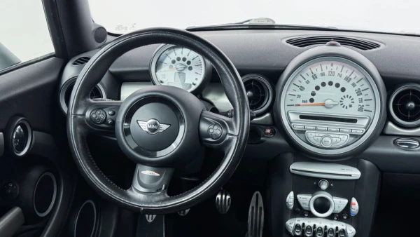 MINI 3 Portas ONE 24