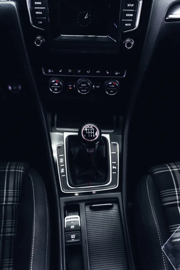 Volkswagen Golf 2.0 TDi GTD 22