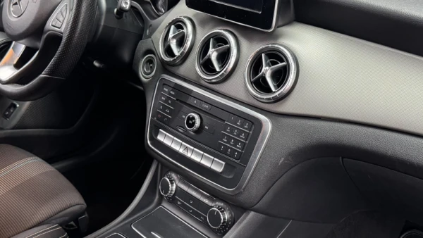 Mercedes-Benz CLA 200 CDi Aut. 11