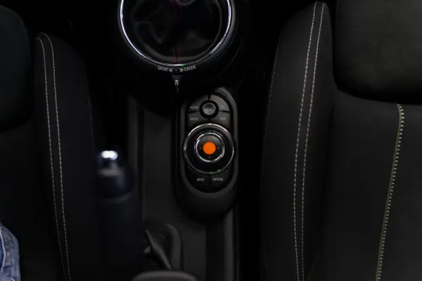 MINI 3 Portas John Cooper Works Plus Auto Desportiva 27