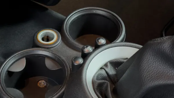 MINI 3 Portas Cooper D 15